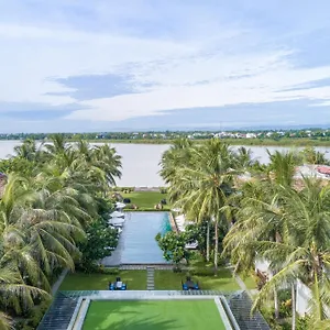 4* Resort Emerald Riverside